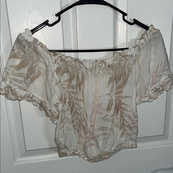 Ocean Drive Cream and Tan Ruffled Off the Shoulder Top NWOT - Picture 8 of 10